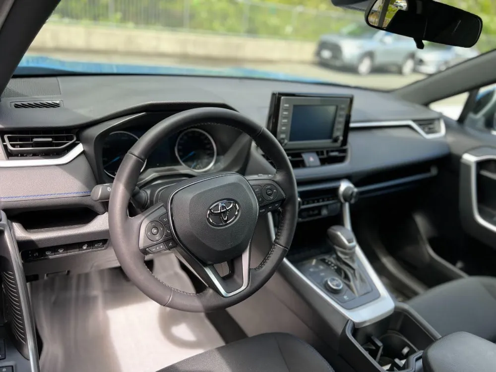 2022 Toyota RAV4 Hybrid SE Cavalry Blue 8